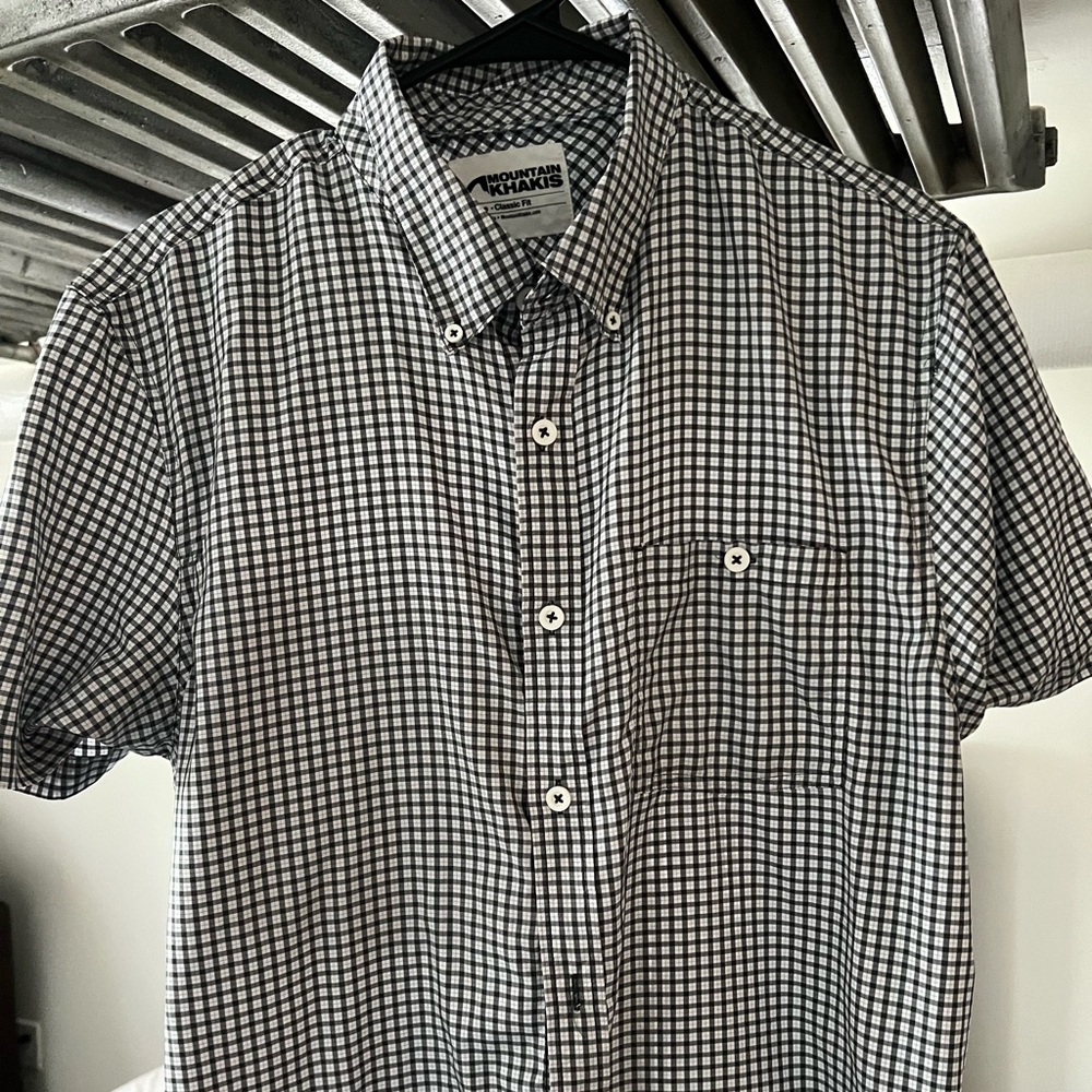 Men’s Mountain Khakis wicking plaid button up - size large